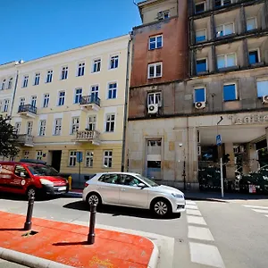 Wilcza - Center Homestay Warsaw